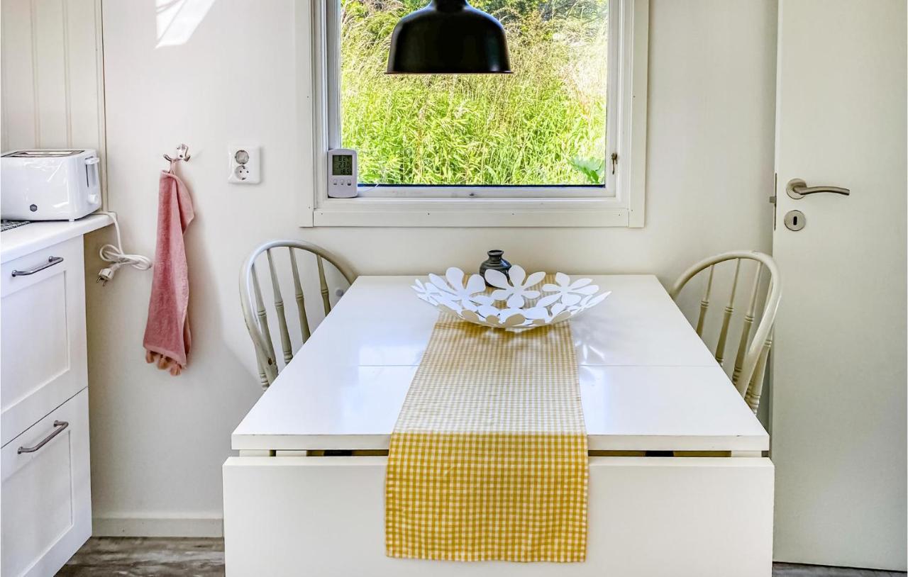 1 Bedroom Nice Home In Varberg Luaran gambar